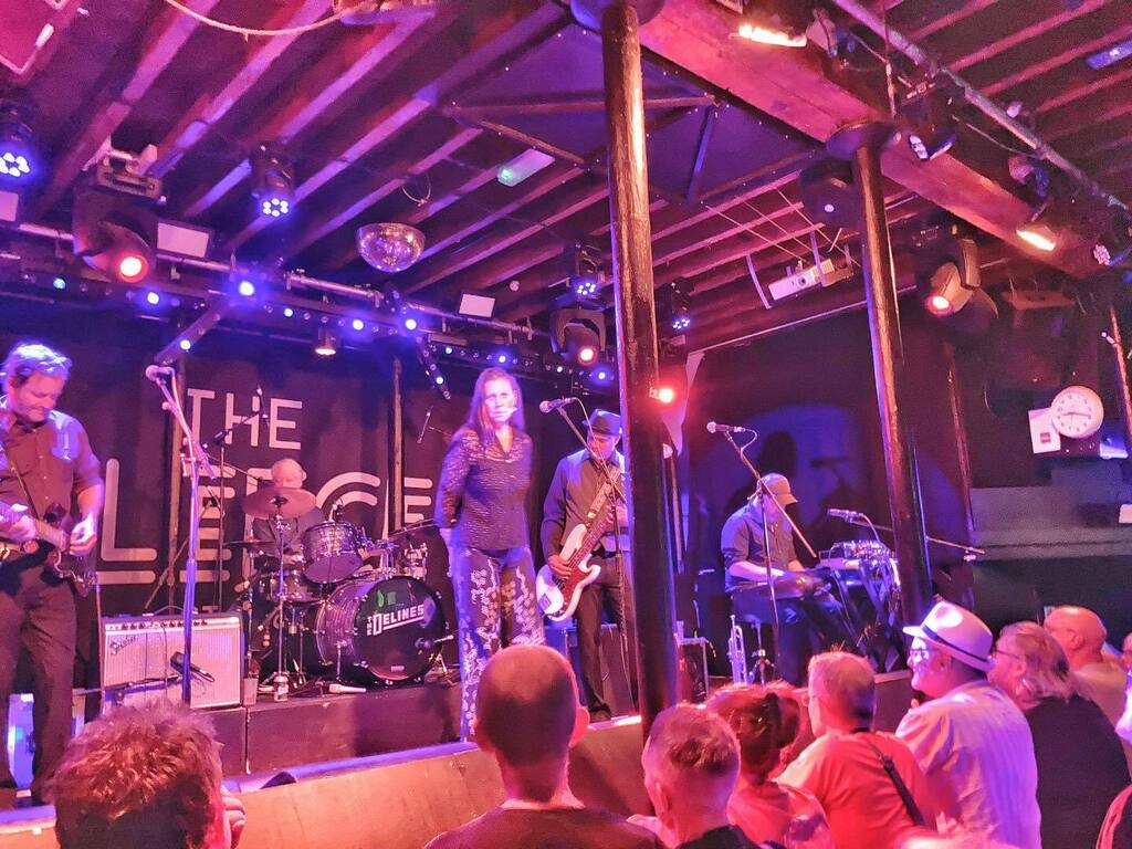 The Delines at The Fleece.  Soothing Americana, much more pleasant than all that noise on Saturday!

And before you ask @neilmorrishove, I was probably the youngest person in the audience!  A lot of them were sat on stools.

<a href="/fleecebristol/">The Fleece</a> @the_delines 
… instagr.am/p/Cf8Vl90AavZ/