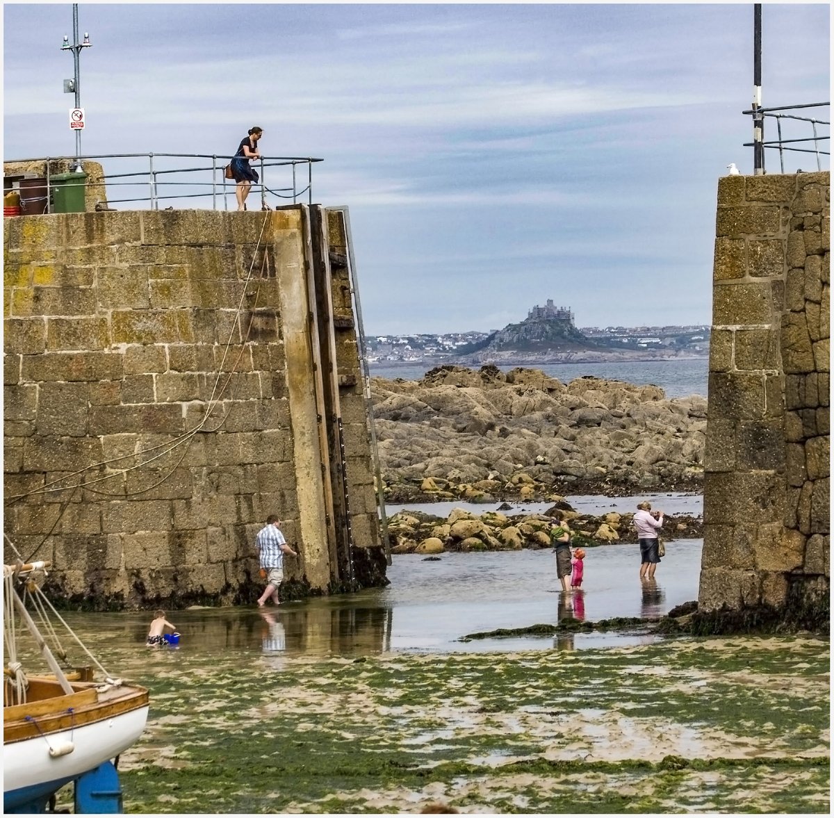 ChrisHotton's tweet photo. St Michael's Mount through the harbour wall at Mousehole

To view tis image and others visit:-

https://t.co/AIb8yvLoFE https://t.co/Y1c3MoZ71n