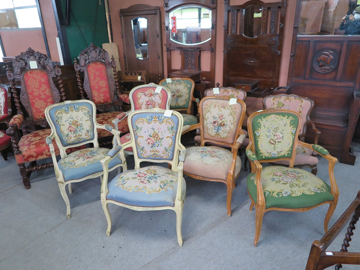 FLEX_Antiques's tweet photo. 40ftHCコンテナ到着！フランスアンティーク家具大量入荷しました。#アンティークフレックス #アンティーク家具 #信楽  #滋賀 #インテリア https://t.co/6Tv5bfbJXJ