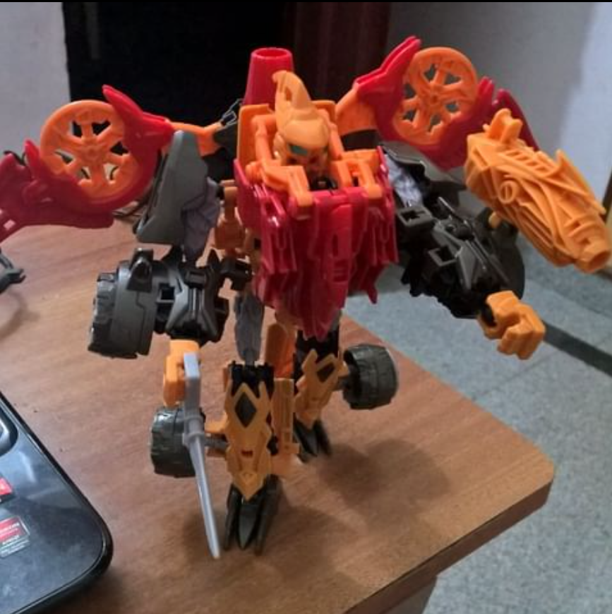 kaizenmoksh's tweet photo. Bumblebee with Nosedive.

Transformers Age of Extinction series.

#Hasbro #Transformers #AgeofExtinction #ConstructBots #Dinobot #Autobot https://t.co/8ORl98nKdJ