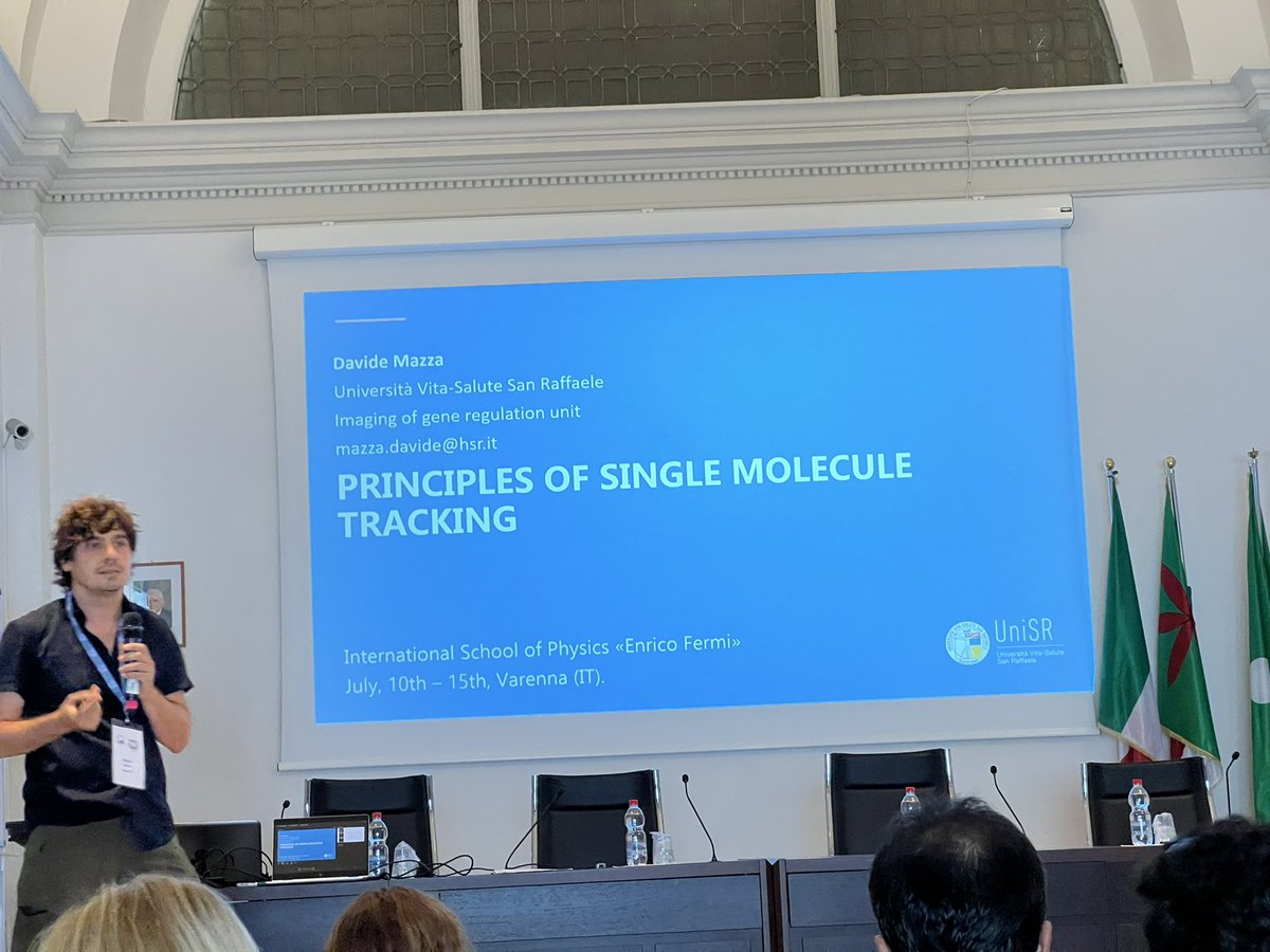DiasproLab's tweet image. Another day has started at the #InternationalSchoolOfPhysics
with a lesson on #SingleMoleculeTracking with professor Davide Mazza @shiner80 

#MultimodalNanoscaleOpticalMicroscopy #SMT 
@SIF_it @AD1959