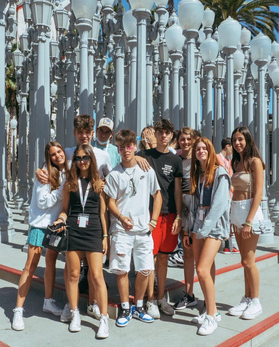 CICVIATGES's tweet photo. Nou grup pel concurs de GrupoBSCIC: Els Cappuccinos de Pepperdine!

Aquí els tenim de visita al museu d’art LACMA

#USA #California #LA #travel #grupobscic https://t.co/1zferIJDvZ