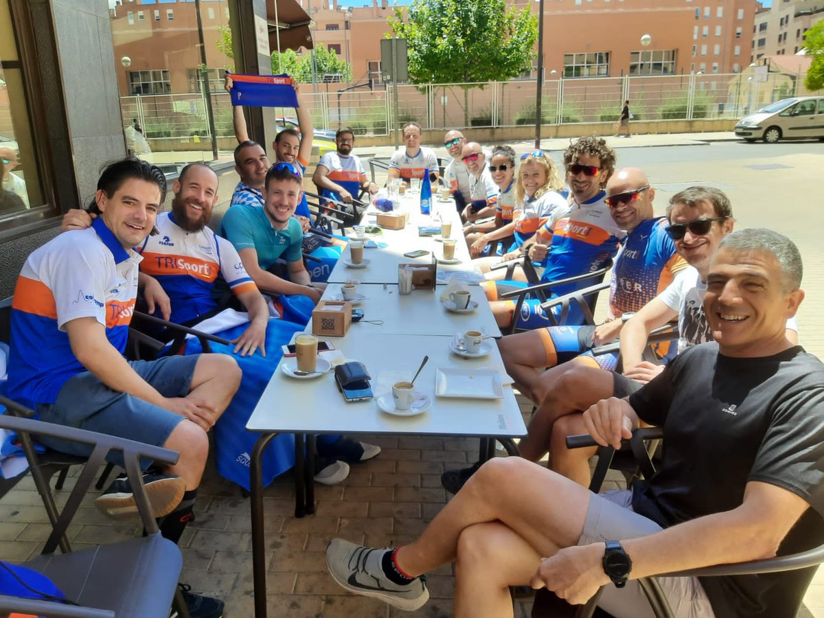 TRISportGetafe's tweet photo. Tras más de dos años sin poder hacerlo, por fin pudimos hacer nuestra tradicional Social Ride y comida del club. Un finde muy especial @opensistemas @estudiospepe @Industriasifer @FUNDACIONAUCAVI @aytogetafe https://t.co/0o4dmEHZv9
