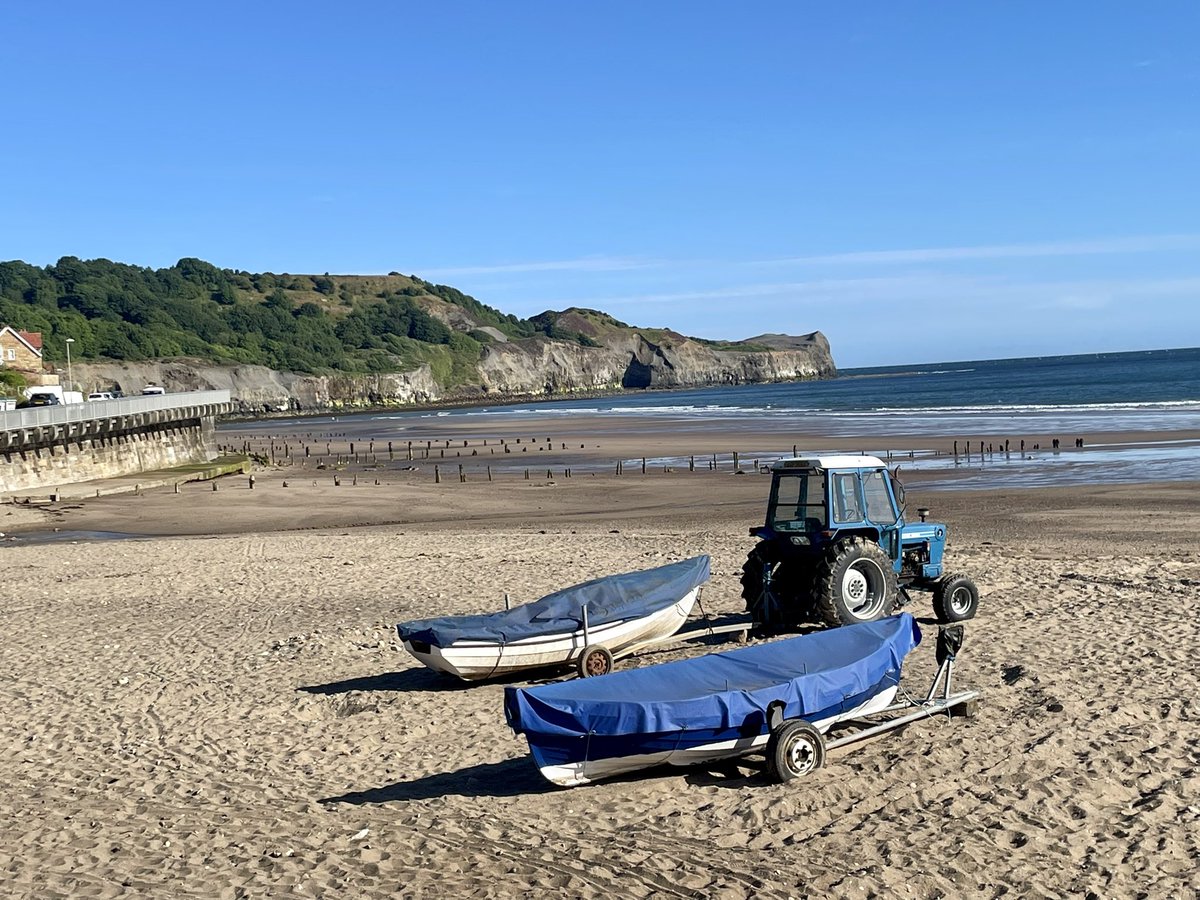 Kiwi_Cottage's tweet photo. Blue on blue…#Sandsend #beach #Yorkshire https://t.co/BKP79IPA3P