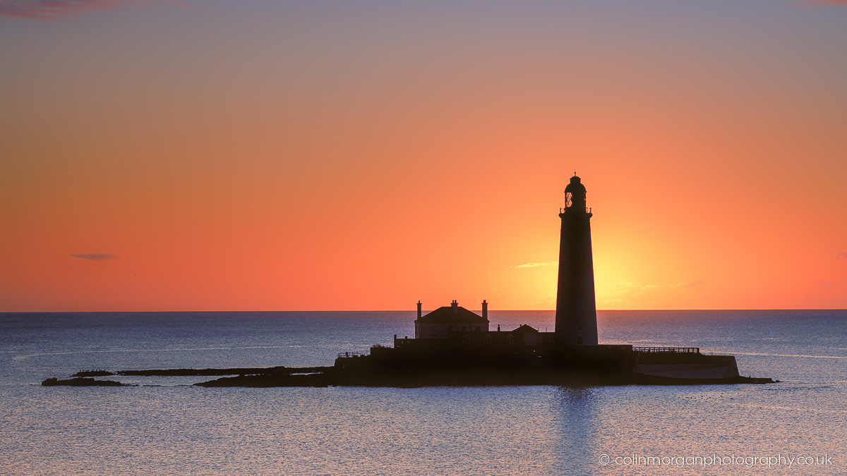 St Mary's Island Sunrise Silhouette.
#ThePhotoHour #StormHour #landscapephotography  #seaside #coast #photography #sunrise #silhouette #Dawn #Lighthouse #WhitleyBay #silhouette #orange #NorthSea #stmarysisland