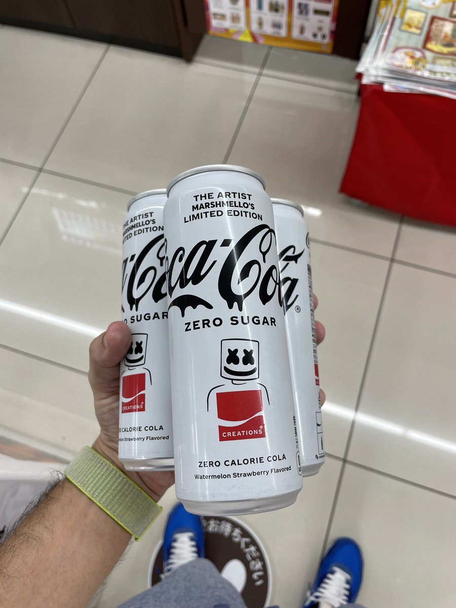 Nipponisimo's tweet photo. I just got my Triplemello [✖︎‿✖︎］
#マシュメロコーラ #marshmello #CocaColaXMarshmello @Marshmello_JPN @CocaColaJapan #隠れマシュメロファンは誰 https://t.co/OZshVPgLzr