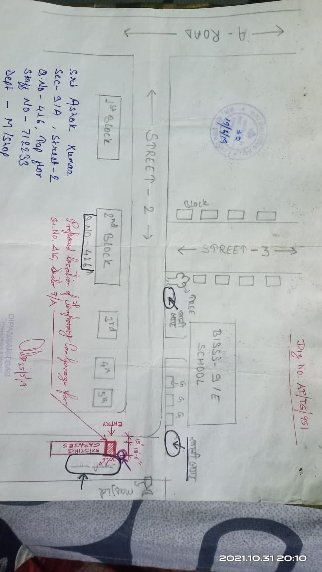 50percentnormal's tweet photo. Application for repair in bokaro, conditions of building in Sector 9 A, Street 2, Quarter no 401-416, is very bad, it can fall any time. 
I request to take immediate step before any accident. @BokaroDc @DainikBhaskar @JagranNews @prabhatkhabar  @HemantSorenJMM @SAILBSL2 https://t.co/4QoLZDtFei