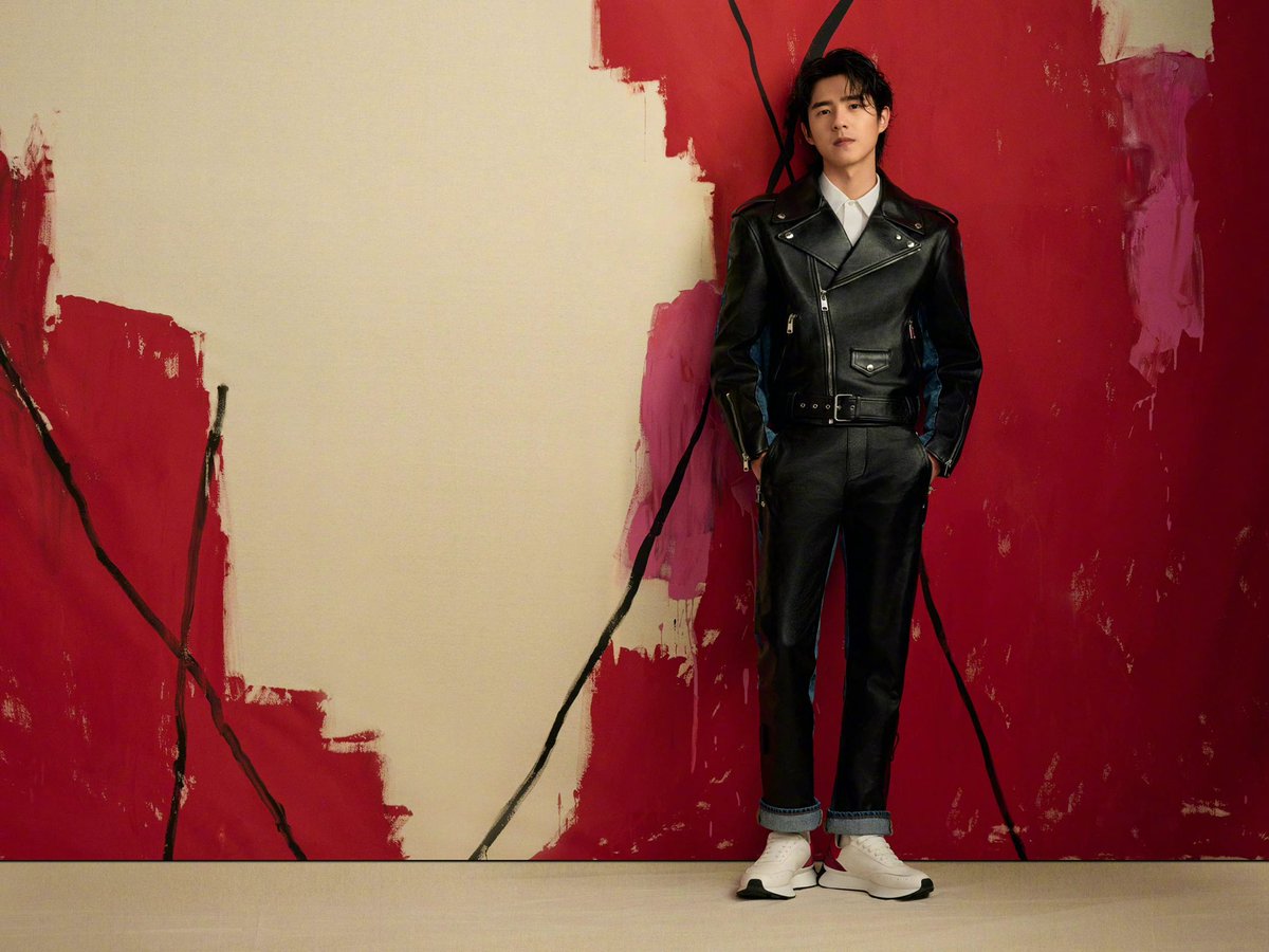 liuhaoran_intl's tweet photo. 220713 Haoran for Alexander McQueen’s 2022 Qixi Festival collection 

#liuhaoran #刘昊然 https://t.co/l9AUX6Dbue