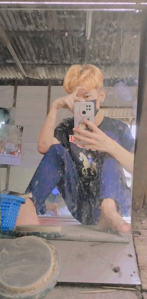 khunkmm1's tweet photo. ချစ်လား https://t.co/MXBdj920xw