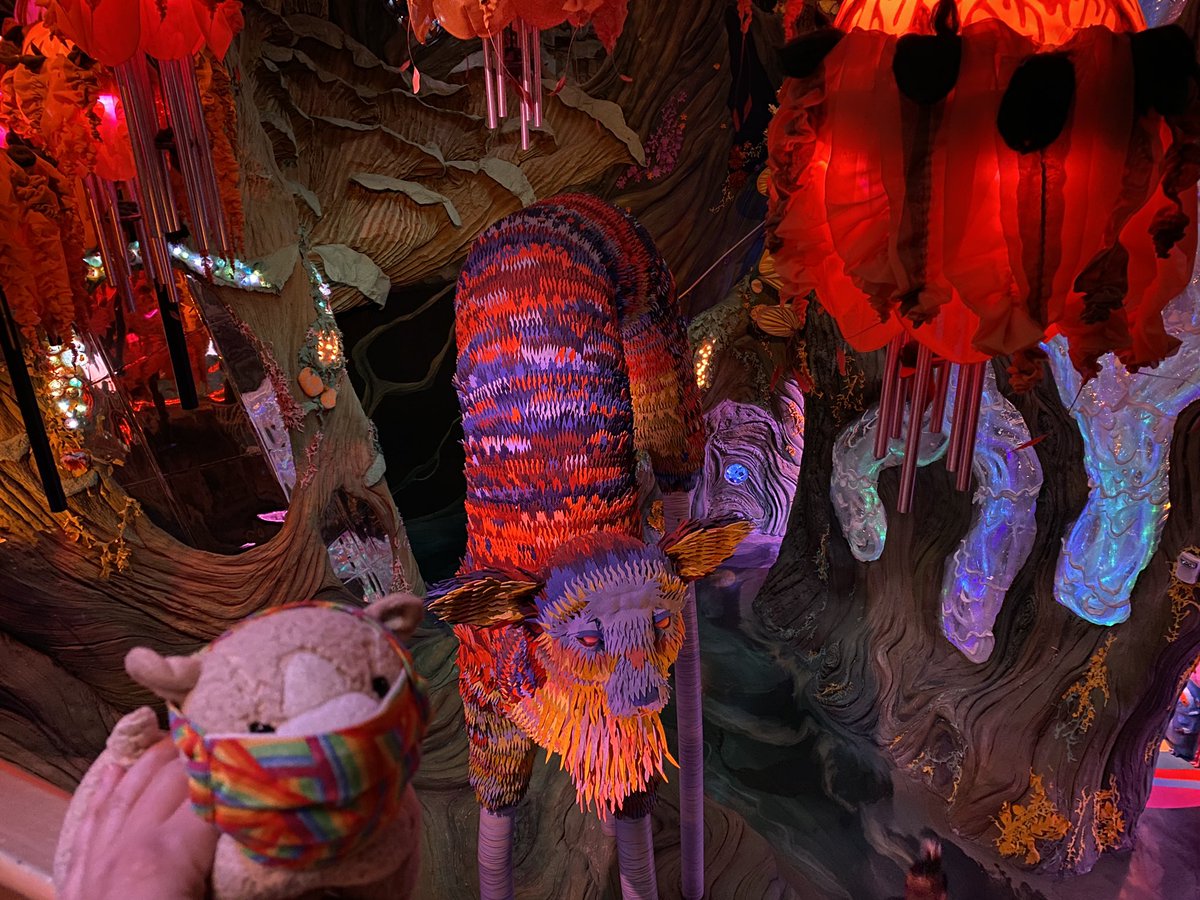 perrys_lab's tweet image. Interesting art experience @MeowWolf for the #ACSColloids banquet. #LlabLlama particularly liked the rainbow mirror room that matched her mask.