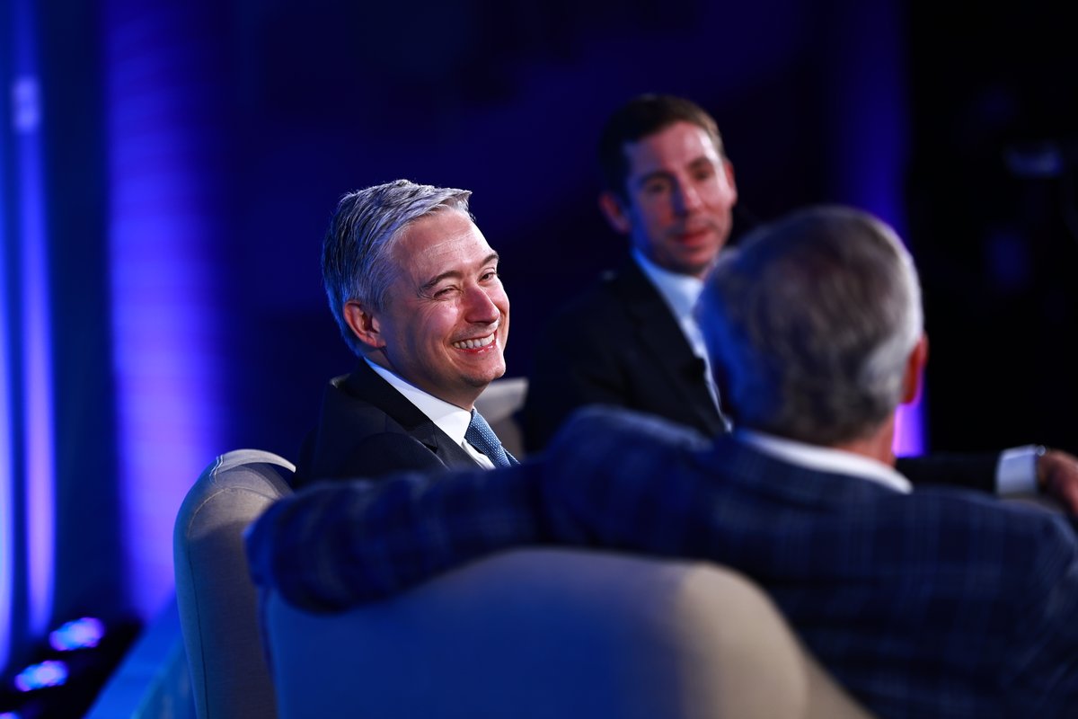 ForumAmeriques's tweet photo. ✅La 2ème journée de la #ConfMTL est terminée !📅Rdv demain matin pour la 3ème et dernière journée de cette 28ème édition à partir de 8h00 (ET). À quoi s'attendre ? Des conversations autour de la #santé, de la #technologie, de la #mondialisation, &amp; plus !📝https://t.co/vggvHlMP2w https://t.co/Z5KdByPLOs