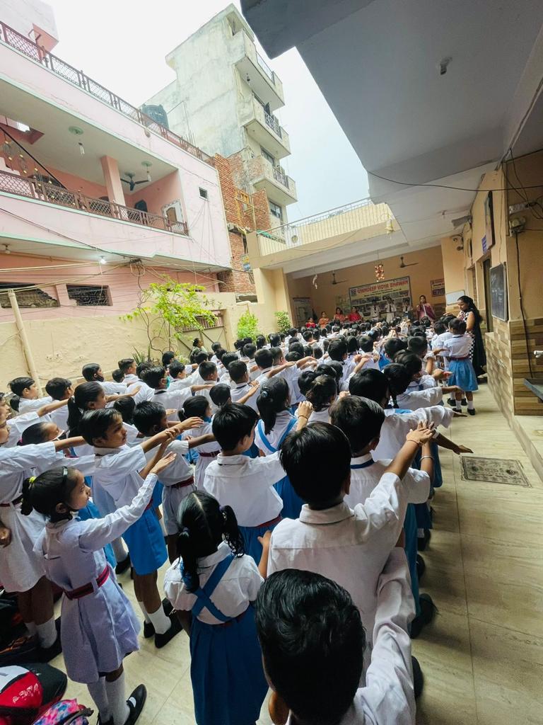 Swachh Survekshan MCD (@sbm_mcd) on Twitter photo नगर निगम दिल्ली के स्कूलों में स्वच्छता अभियान की शपथ लेते हुए छात्र-छात्राएं, अध्यापिकाएं।
#MCDCares
#MCDSchools
#SwachhDelhi
#SwachhSurvekshan2023MCD
#SwachhBharat
<a href="/LtGovDelhi/">LG Delhi</a>
<a href="/AshwaniKumar_92/">Ashwani Kumar</a>
<a href="/GyaneshBharti1/">Gyanesh Bharti</a>
<a href="/SwachSurvekshan/">Swachh Survekshan</a> नगर निगम दिल्ली के स्कूलों में स्वच्छता अभियान की शपथ लेते हुए छात्र-छात्राएं, अध्यापिकाएं।
#MCDCares
#MCDSchools
#SwachhDelhi
#SwachhSurvekshan2023MCD
#SwachhBharat
<a href="/LtGovDelhi/">LG Delhi</a>
<a href="/AshwaniKumar_92/">Ashwani Kumar</a>
<a href="/GyaneshBharti1/">Gyanesh Bharti</a>
<a href="/SwachSurvekshan/">Swachh Survekshan</a>