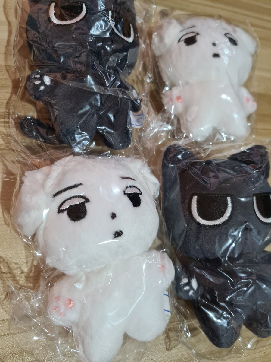 dubchuwanwin's tweet photo. Ang cute cute nila huhu 🥲 Thank you @uzzu_orders!! https://t.co/Ni8JBUzdrh