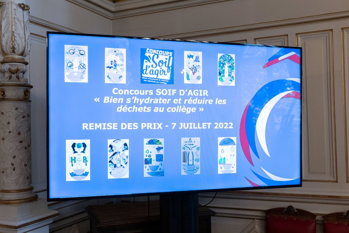 draymo2's tweet photo. Les collégiens de la @CiteTarare remportent le 1er prix du concours Soif d'agir lancé par le @rhone_fr pour leur action de sensibilisation aux enjeux de l'hydratation quotidienne et de réduction des déchets : 3 fontaines à gourde dessinées par leurs soins seront installées 👏 https://t.co/GOUC1WH5yw