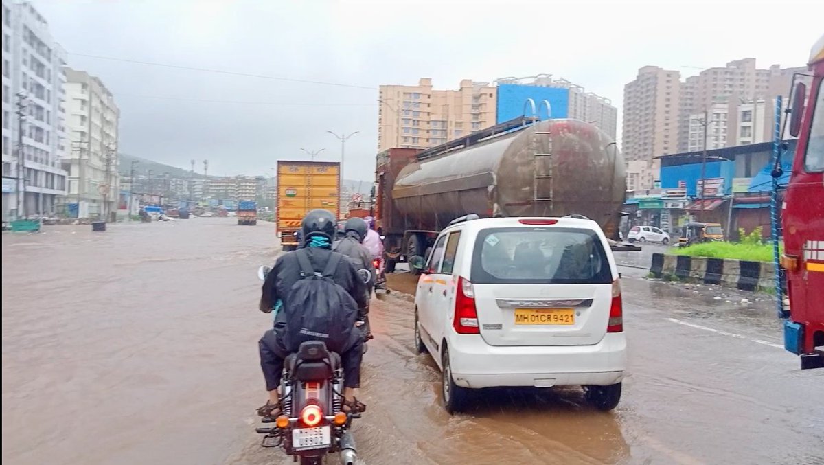 azaan_af's tweet photo. Water logging in shilphata
from Green park The Heaven place to shibli nagar kindly look into this matter ASAP  @TMCaTweetAway @malavi_sandeep @UbedChaudhary @rockynazim @SAIFPATHAN84 @MumbraPravasi @PotholeWarriors @Info_Thane1 @Awhadspeaks @ShanuPathanNCP @QueenofThane https://t.co/c3K8uddftb