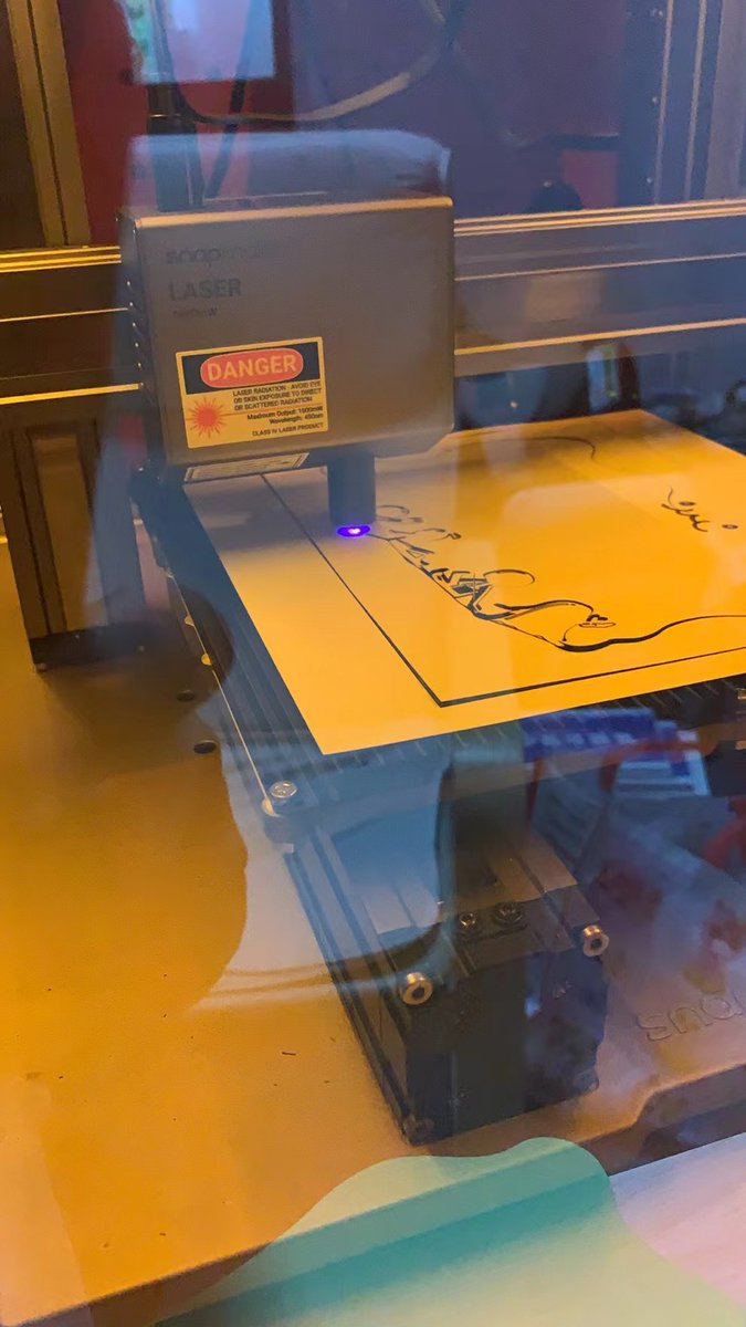 milkindog's tweet image. I have redesigned my daughter's drawing to a piece of art. This idea comes from one of the Snapmaker laser function tutorials. The photo frame has printed by Snapmaker 3D model and the layers has cut buy laser. #snapmaking #remainchildlike @snapmaker