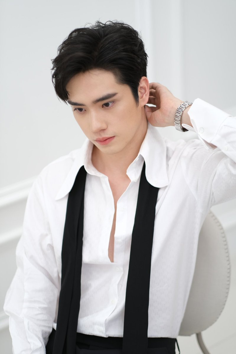 Tee_Jaruji's tweet photo. กล้องโฟกัสหน้า หัวใจโฟกัส You 😚 #TEeThanapon https://t.co/nPj9rYErgg