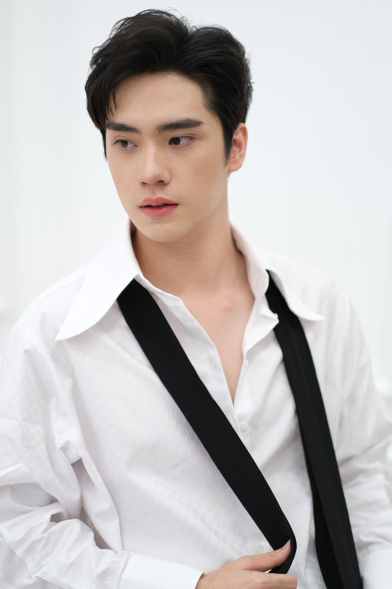 Tee_Jaruji's tweet photo. กล้องโฟกัสหน้า หัวใจโฟกัส You 😚 #TEeThanapon https://t.co/nPj9rYErgg