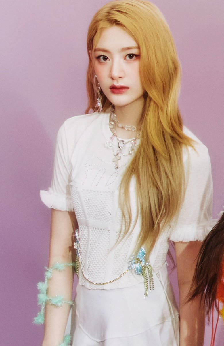 seeunhour's tweet photo. seeun from stayc https://t.co/klahyMqLkK