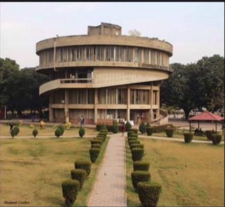 samitakaur74's tweet photo. Our Panjab University was snatched by partition. Journey from Lahore to Chandigarh. Why is #Punjab being denied a right to an Educational institution which belongs to Punjab? 
#SavePunjabUniversity
@CMOPb @Partap_Sbajwa @SukhpalKhaira @pu_mirror @AvvijitDhaliwal @_Deep_KSandhu https://t.co/FjPqCHu8TR