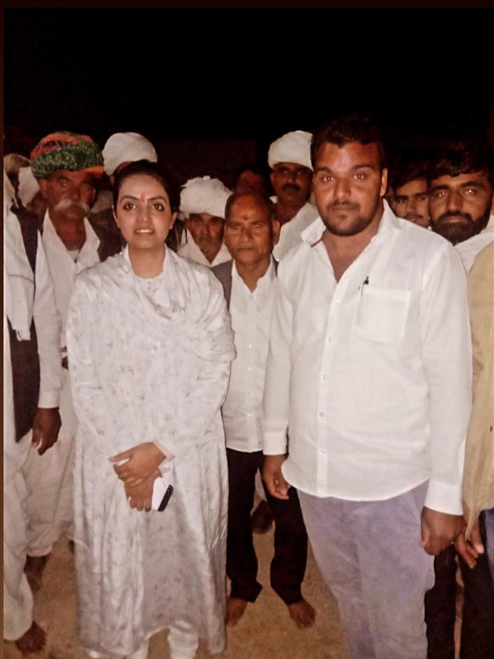 JekiGodara's tweet photo. Where do the roads end in the journey of life,
The destination is where the desires stop.
Great MLA SHAHIBA #OSAIN
@DivyaMaderna https://t.co/JvrjEm21QZ