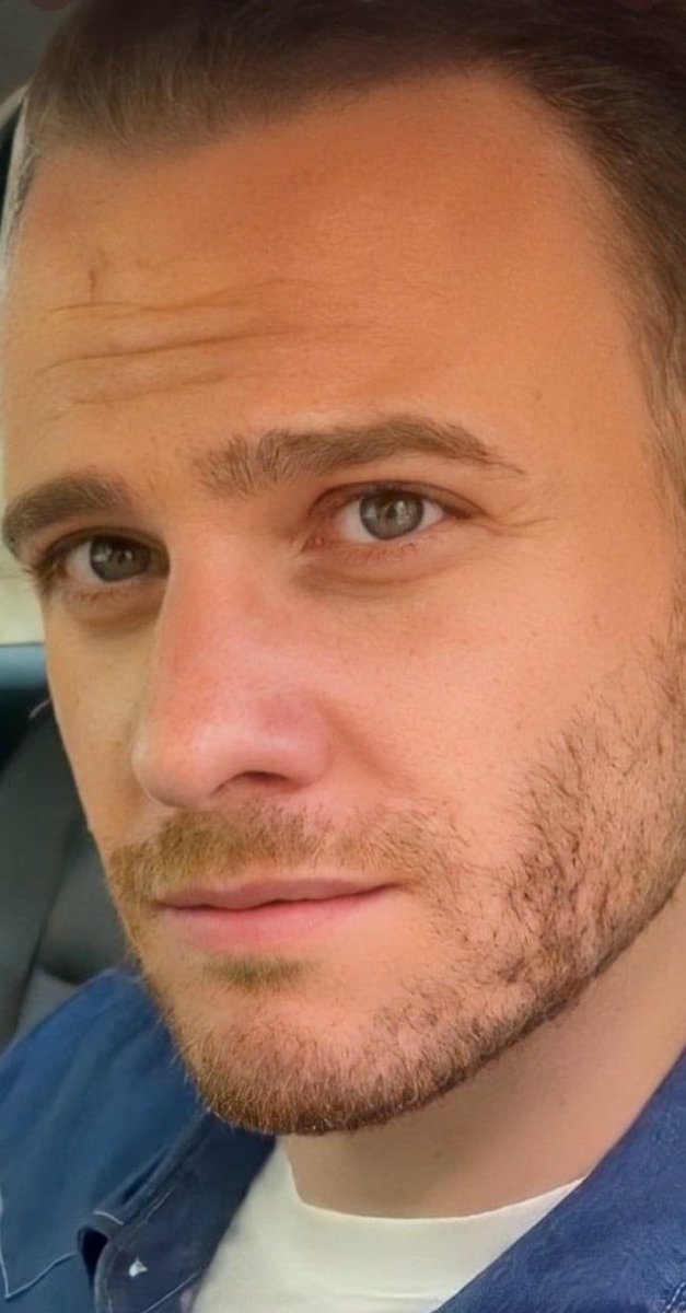 mj_melek's tweet photo. “El mundo está en las manos de aquellos q tienen el coraje de soñar y correr el riesgo de vivir sus sueños” Paulo Coelho

Muy buenos días y feliz miércoles chicas!!! ❤️😘 #KeremBürsin https://t.co/n8w2oY7t5d