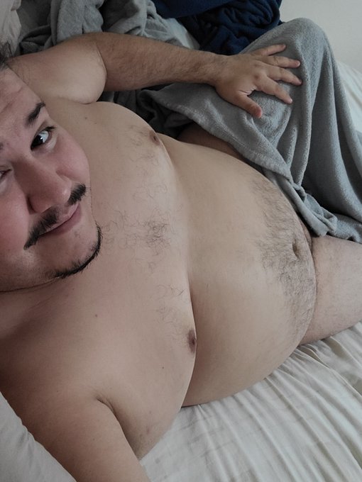 Hello all , happy #TummyTuesday haha https://t.co/xzYKVNzREo