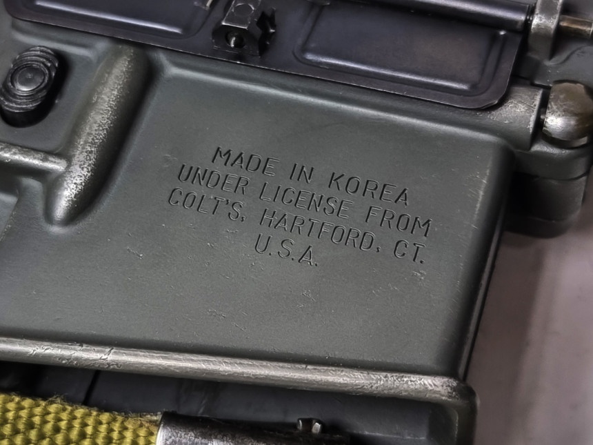 G1lover2's tweet photo. 従来のホビーフィックスM16A1は現存する最高のダミーモデルガン。 これを入手して過去に私が軍で使った装備に変えたことをとても嬉しく思う。 https://t.co/HEFhhIy02d