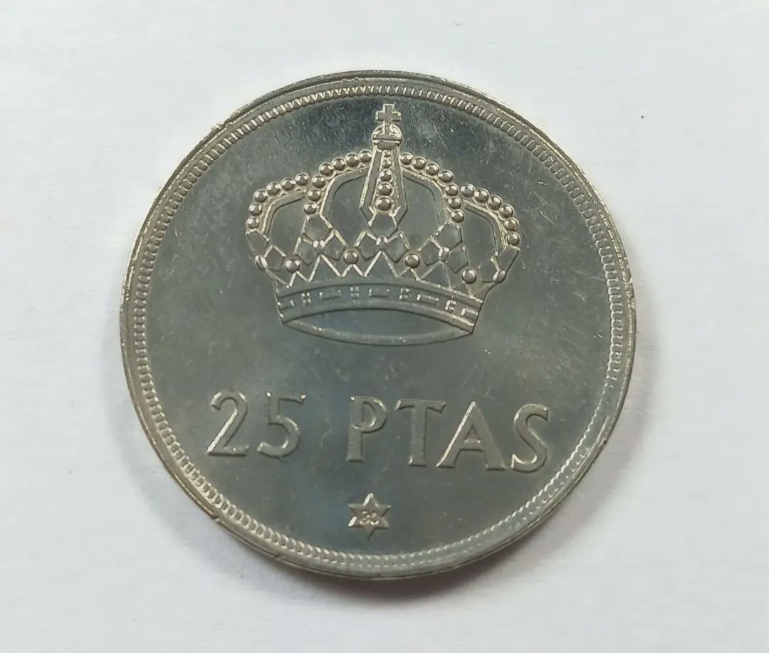 Retromaniacs_es's tweet image. ¿Qué recuerdos te trae a la mente éste trozo de metal?

¿Lo hacemos #TT? 

Ayúdanos con un #RT por los viejos tiempos ¡Volvamos a los #80s!

#cincoduros
#25pesetas