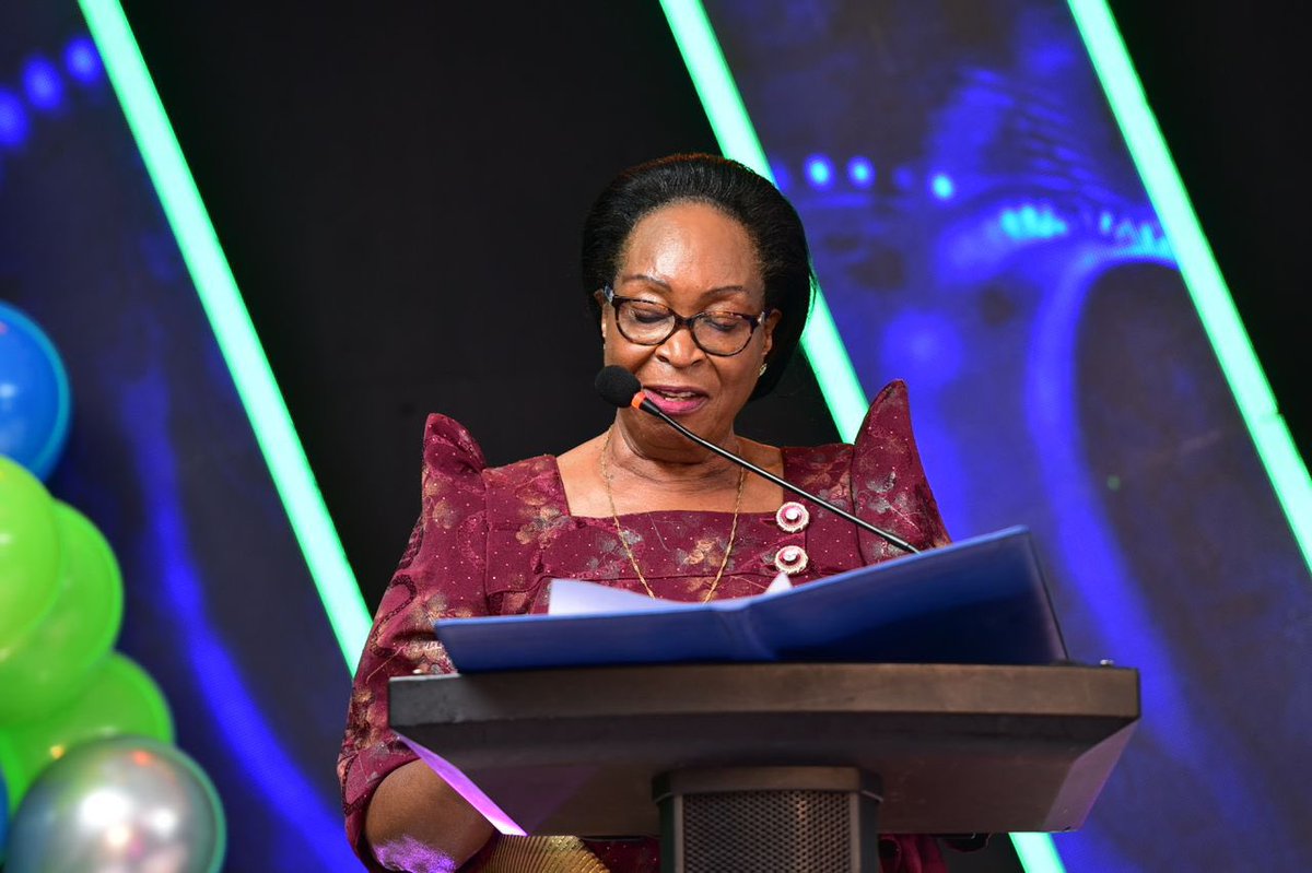 bbosa_sharleen's tweet photo. @Hon_Ssebugwawo commended Standard Chartered bank for its commitment to leading in the space of technological innovation that has transformed the banking sector and spurred growth of businesses in Uganda.
#NextGenLaunch https://t.co/xu57OtjIge