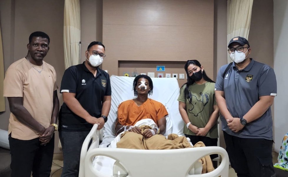 IriawanIwanBule's tweet photo. Alhamdulillah operasi kamu berjalan lancar. Jaga kondisi dan isirahat yang cukup. Insya Allah proses penyembuhanmu tanpa kendala dan bisa kembali prima. Amin. https://t.co/1RRmmwKuFX