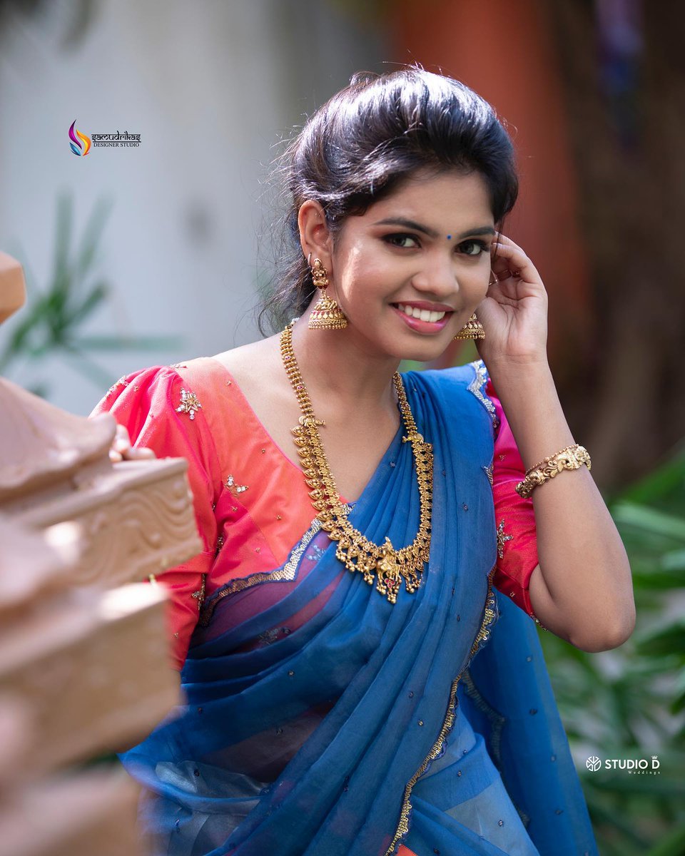 Pr_sudharshan's tweet photo. #locationshoot #locationmode of Exclusive shoot of Contemporary classic half saree Featuring Actress & Model Pranika Dhakshu in a white big border organza half saree paired with an intricately embroidery in hot pink silk.
@Pr_sudharshan
#jezzmediacreations https://t.co/xmt5Sg7GON