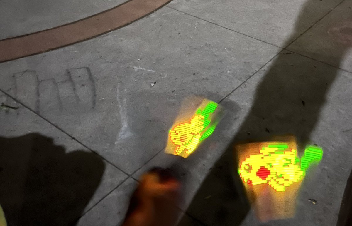 bottlemoss's tweet photo. LED Pokédex photography - ➖➕🎶👯
#pokemon #hoenn #gen3 https://t.co/jkvBnrtHaB