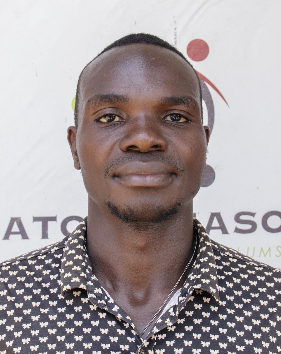 WatotoWasoka's tweet photo. Meet the Team: Tumusiime Richard "Apuuli"
Winner of the #SlumsDerby (2013) and the Christmas Camp (2014, 2015), now creates our content including photo, video &graphics.
Without the lens, you'll find him captaining our Sparta 09 senior team.
#TeamWorkMakesTheDreamWork https://t.co/MXuNh3sygT
