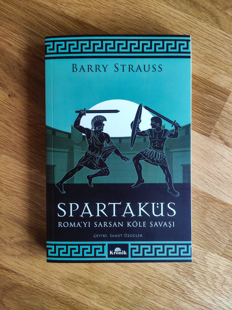 İngilizce orijinalinden <a href="/sametozgulerr/">Samet Özgüler</a> tarafından çevrilen "Spartaküs: Roma’yı Sarsan Köle Savaşı"nda yetkin savaş tarihçisi <a href="/barrystrauss/">Barry Strauss</a>, yüzyıllar boyunca özgürlük mücadelesinin sembolü haline gelmiş Spartaküs’ü ve mücadelesini anlatıyor. kronikkitap.com/kitap/spartakus