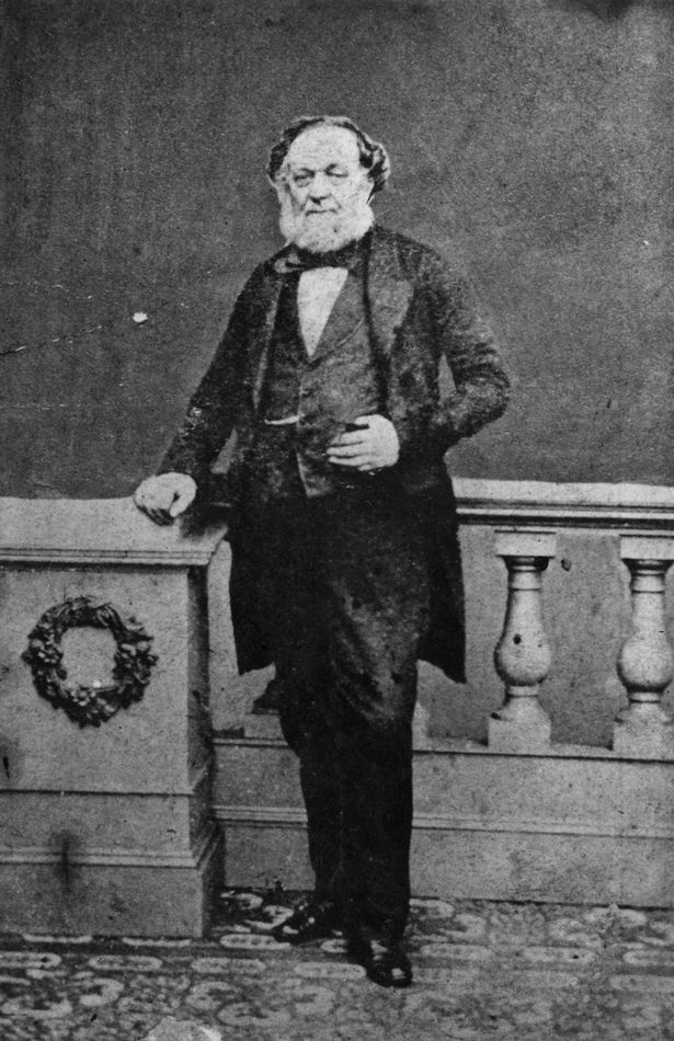 Kentishtrivia's tweet photo. #OTD 1868 Thomas Wells aged 18 is the first Briton to be hanged in private (at #Maidstone prison) after murdering his #Dover employer.

He was executed by William Calcraft (pictured), assisted by George Smith. https://t.co/iKgVI7zo05