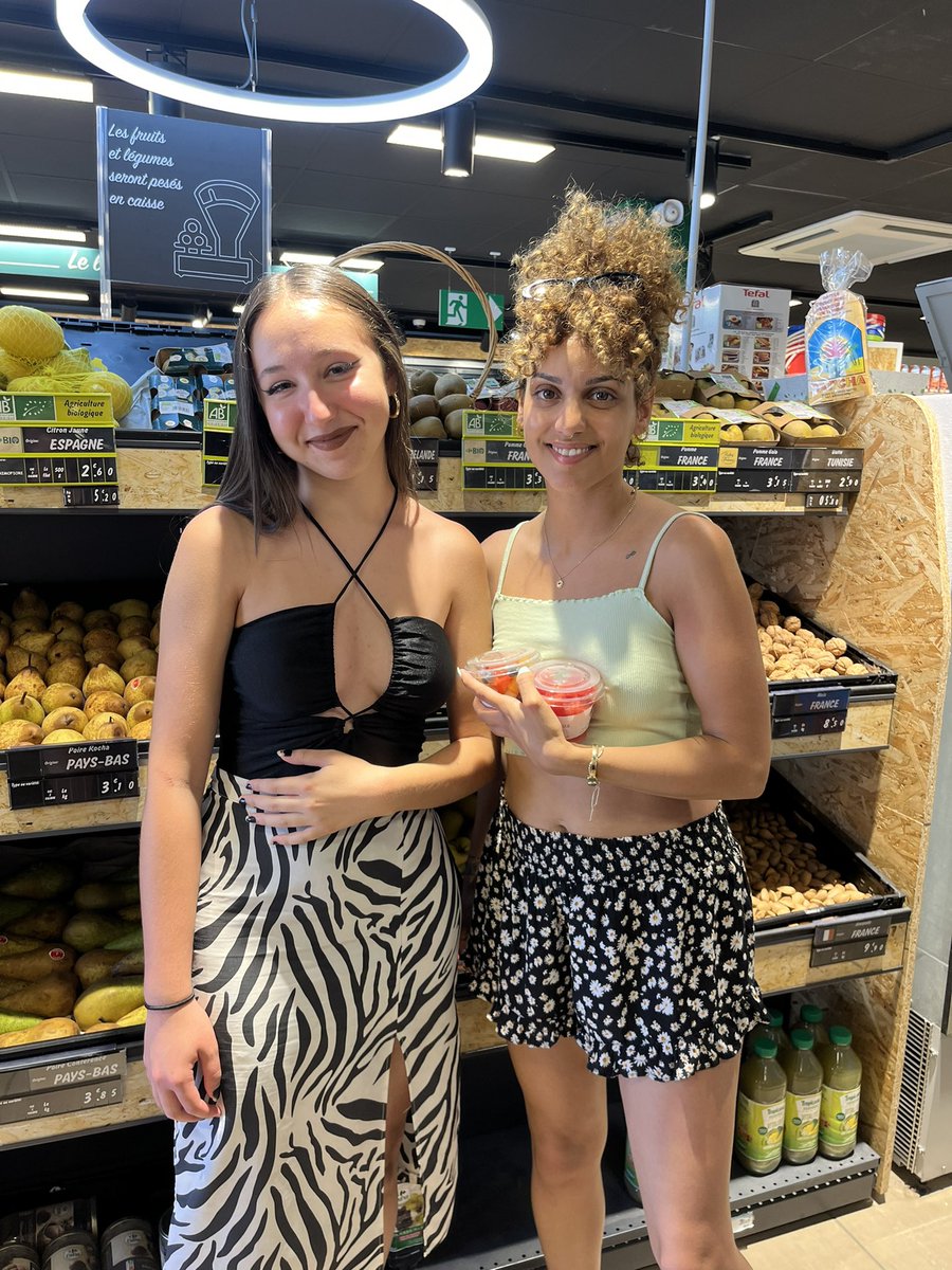 Delphine1715's tweet photo. 7ans séparent ces deux photos🥹 ce flash back d’hier nous a fait remonter tellement de souvenirs…. Mais la magie est toujours la même et j’ai vue les yeux de ma fille brillé comme si c’était hier …. Tout ça nous manque reviens nous vite ♥️ @taloula_music https://t.co/YF8QylWHQ1