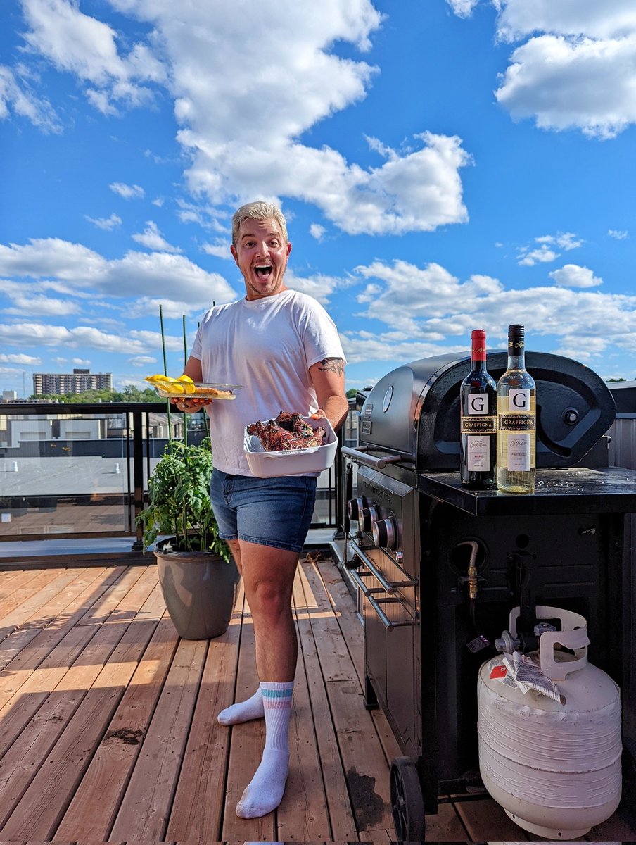 dothedaniel's tweet photo. The best advice I’ve ever gotten is to cook with the wine you love drinking and never settle for less.
Check our my latest #DanielsDish in partnership with @graffignawine
https://t.co/ifKzYxRCSv
#GraffignaWine #Graffigna #Wine #EnjoyResponsibly #AD https://t.co/GAUg7zzep5