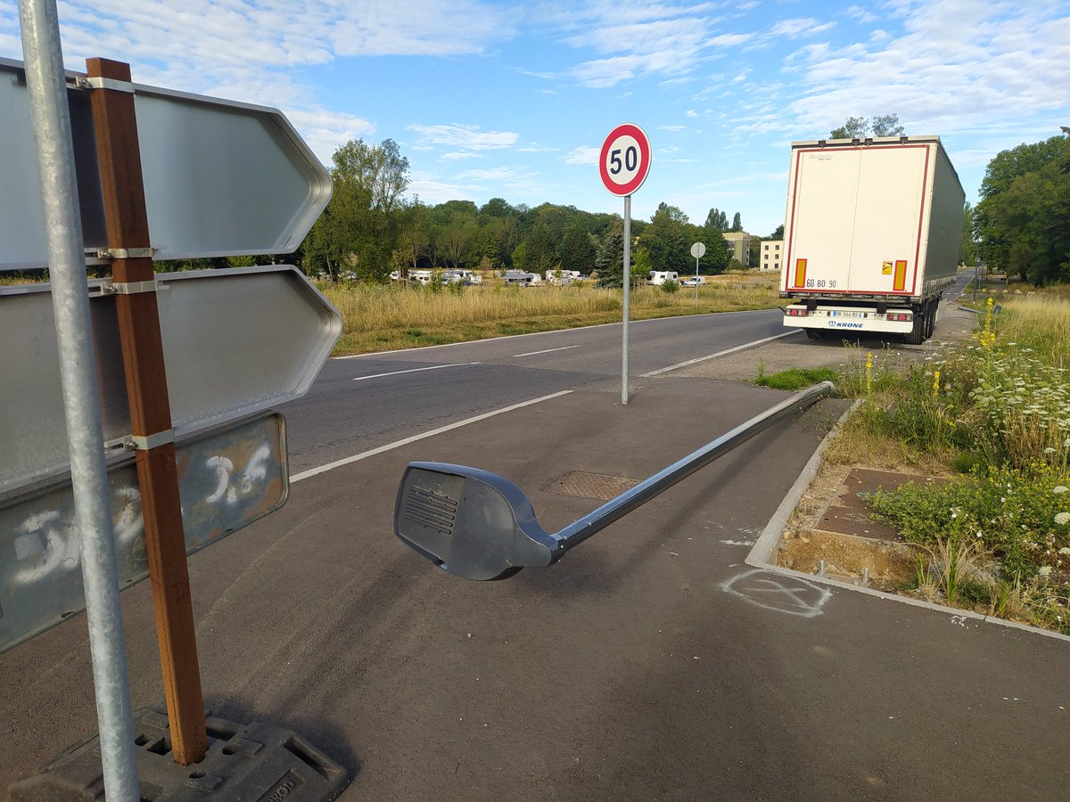 Velotaf_Metz's tweet photo. Quoi ?
Comment ça y'a un problème que la #BA128 ? https://t.co/q45Eu2ln3S