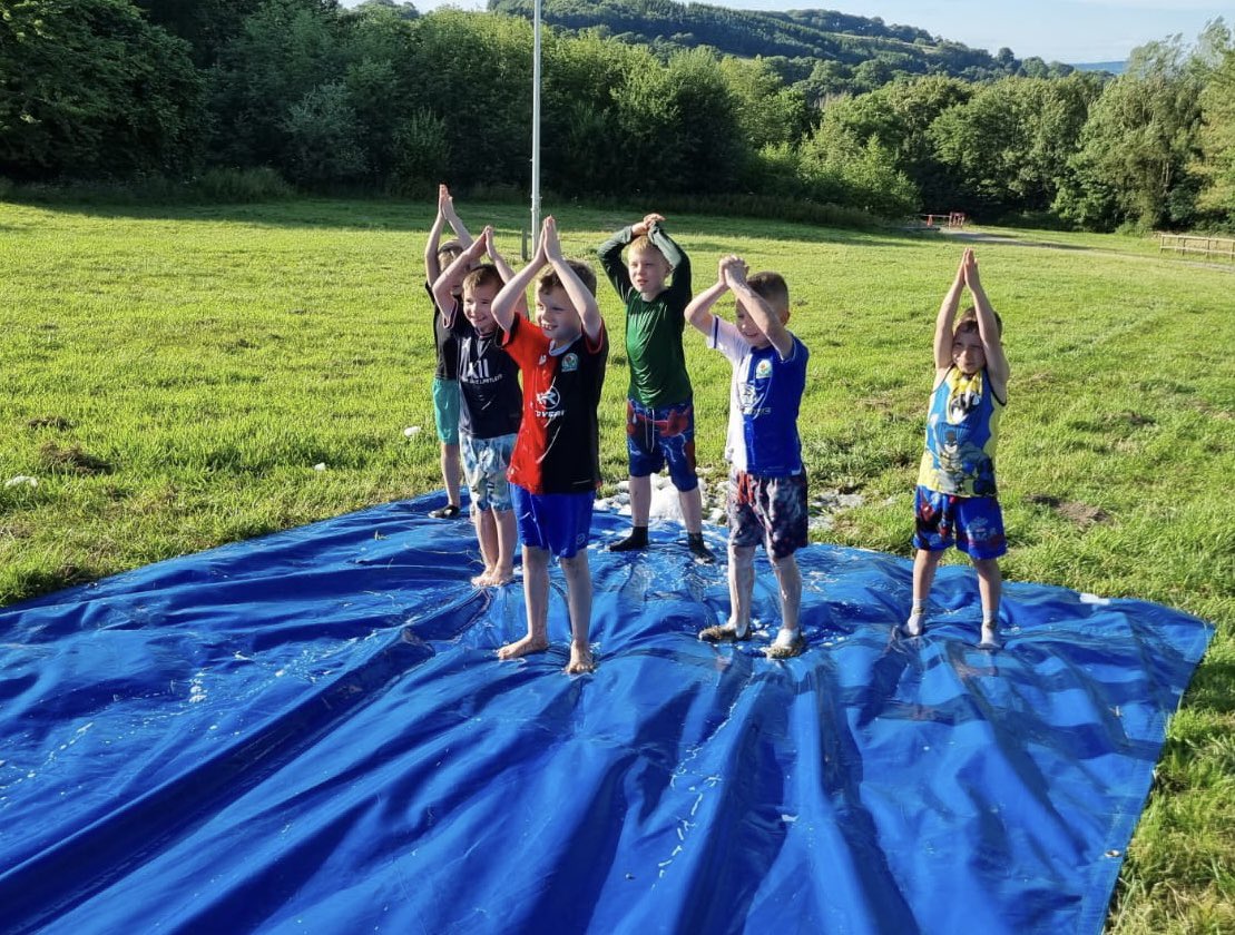 Water slide at Bowley with the Beavers to finish off the term. Lots of fun had by everyone. #thegreatoutdoors @EastLancsScout @BlackburnScouts