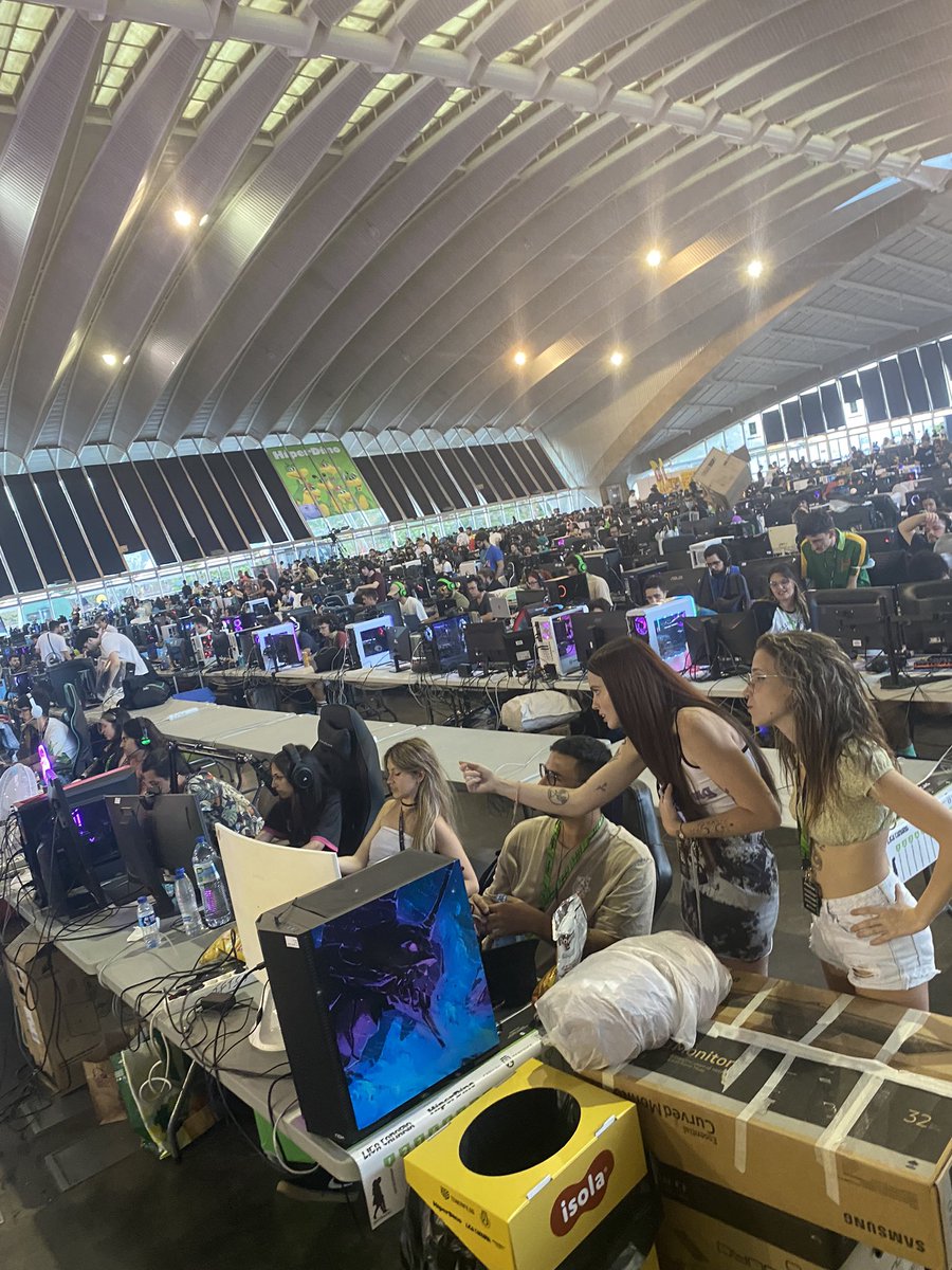 Anoche se palpaba la emoción en #Tenerife De la mano de <a href="/HiperDino_/">HiperDino</a> y el <a href="/CabildoTenerife/">Cabildo de Tenerife</a> trayendo un evento único en su modalidad #TenerifeGG al que le deseamos muchos éxitos y largos años de vida. En el #PCTTenerife nos sentimos orgullosos de impulsar este sector.