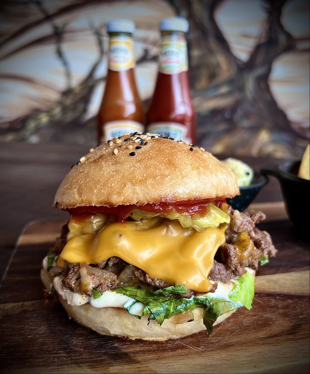 PapasKitchenBKK's tweet photo. Our tasty burger special this month.

THE SLOPPY JIM!

Order now!
สั่งเลย! ผ่านแอปโรบินฮู้ด หรือ เข้ามาทานที่ร้าน

#papaskitchenphattanakan
#bestburgerbkk
#RobinhoodDelivery
#sloppyjoes
#tastyburgers https://t.co/yyxChtSUnf