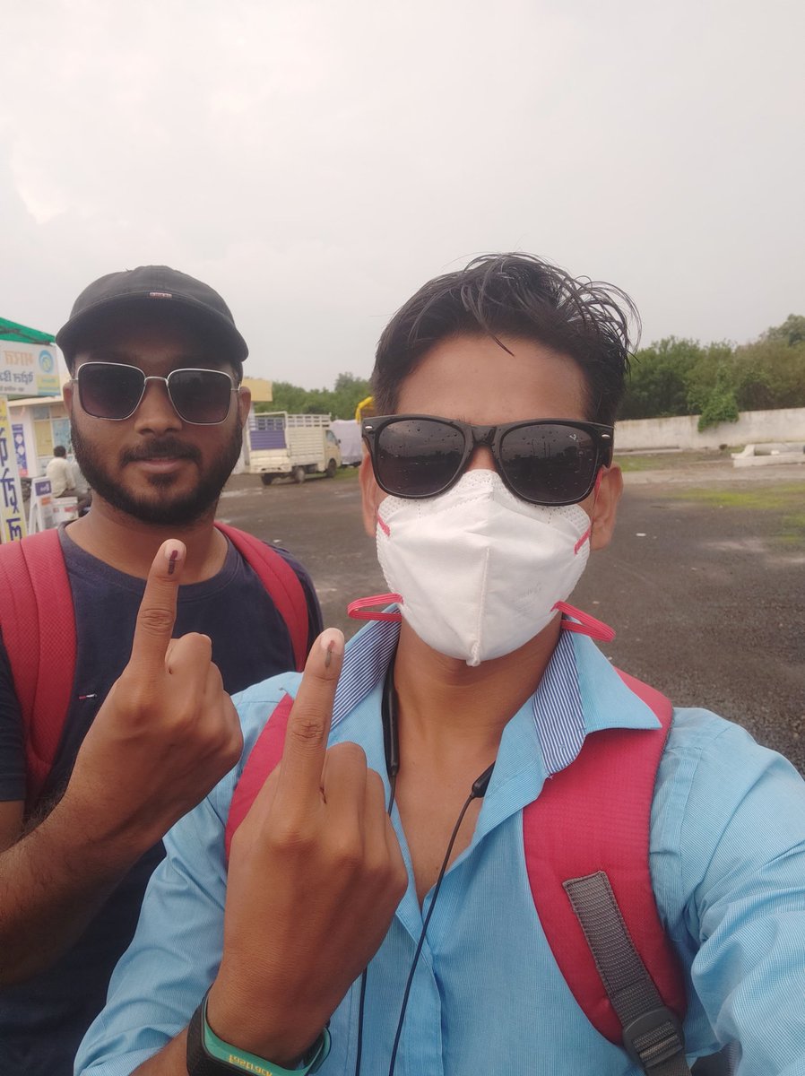 imankit28IND's tweet photo. कुछ जिम्मेदारियों को पूरी करना भी जिम्मेदारी हैं..
अंगुली पर लगा दाग अच्छा हैं..
मप्र पंचायत चुनाव, पचोर
#Democracy #Election #MPLocalElections #imankit28 #Pachore #Loktantra https://t.co/mtWiMUFKrS