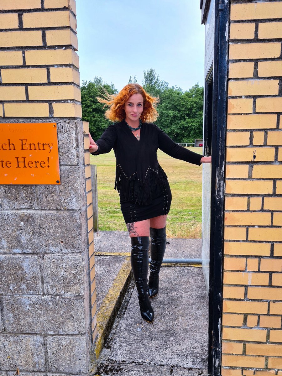 Someone wanna write some music with me 🙏❤️ #dream #reachingouttomyidols #Writer #diaryofabrokenmind #love #lyrics #justneedsmusic #justrunasickbeaticanrapto #RealTalk #Survivor #Fighter <a href="/piersmorgan/">Piers Morgan</a> <a href="/callumbeattieuk/">Callum Beattie</a> <a href="/TheBugzyMalone/">Bugzy Malone</a> <a href="/HussainManawer/">Hussain Manawer</a> <a href="/skinnylivinguk/">Skinny Living</a> <a href="/PaoloNutini/">Paolo Nutini</a>