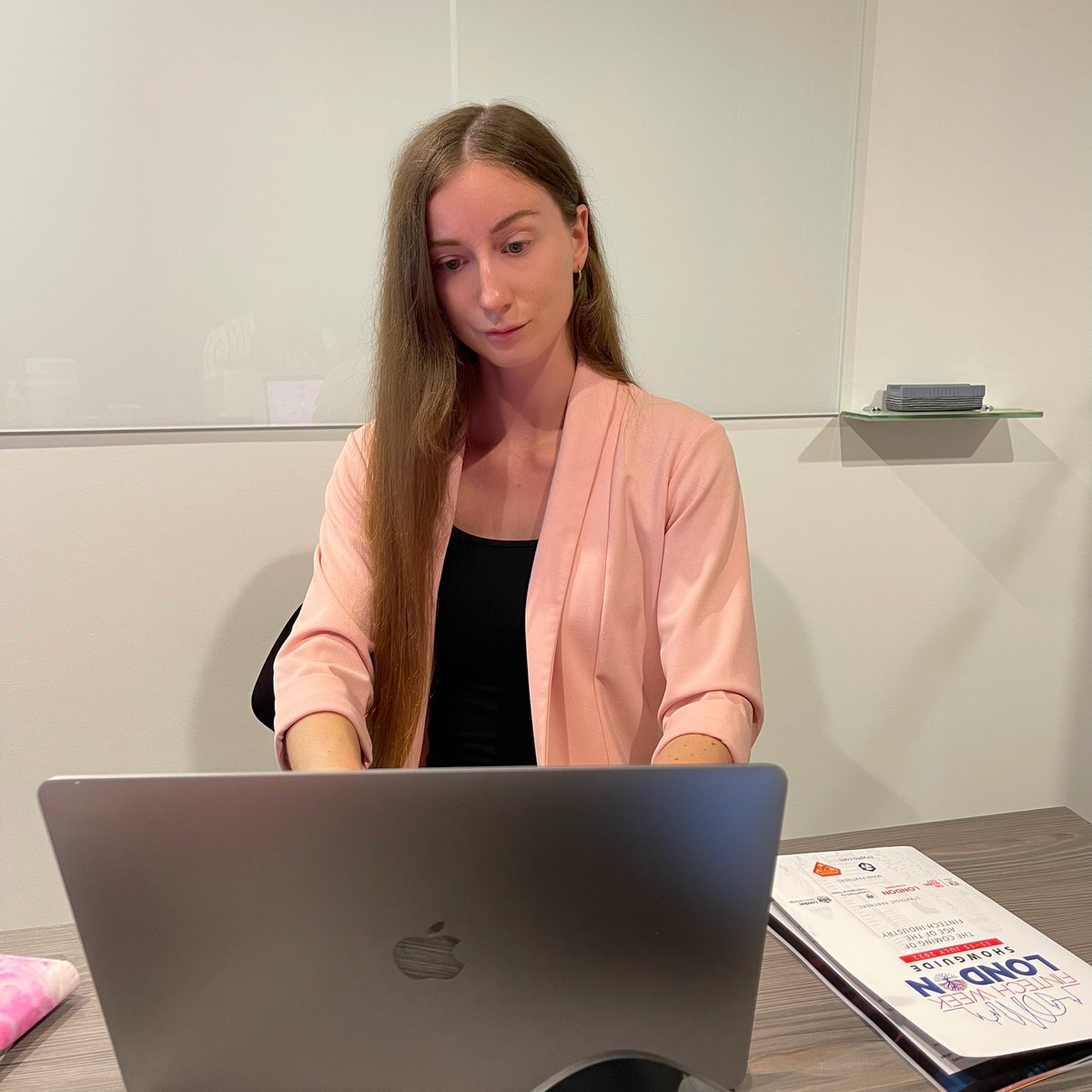 leanne_leaver's tweet image. Day 3 of Fintech Week and it’s a day of connection building for @SVSToken and following up on leads gained throughout the last few days! 

#fintechweeklondon #fintechweek #londonfintech #svstoken #crypto