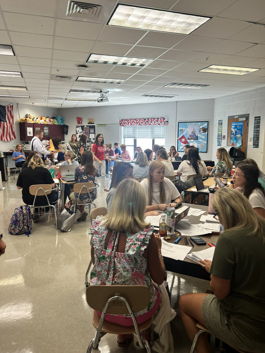 So excited for the incredible learning our SCS teachers are receiving this week! Standards deconstruction, unit planning, data-driven instruction in FL, connecting language to writing - it doesn’t get better than that! Many thanks to our facilitator teams! #ROCvision <a href="/JeffBYawn/">Jeff B. Yawn</a>