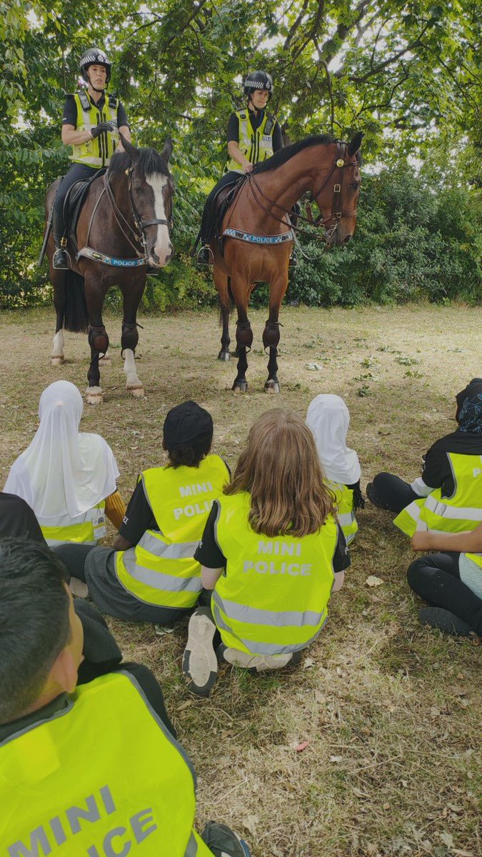 EACTBannermanRd's tweet photo. Year 5 completed their mini police course today, congratulations! #believeyoucan #allchildrenallbackgroundsallsucceeding #community #BRCA https://t.co/TH53WzdxFj