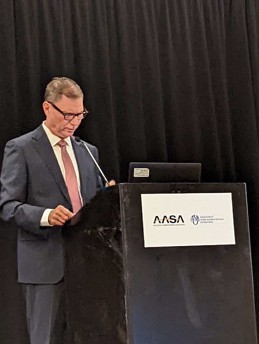 ASBOUSA's tweet photo. .@ASBOIntl exec dir @asbointldavid introduces @USDA Administrator of FNS Cindy Long at the #AASAdv leg adv conference. Thank you Cindy for working w/ #schools on #nutrition programs and ensuring #students have healthy meals to eat. We appreciate your advocacy! https://t.co/qe95I613cx