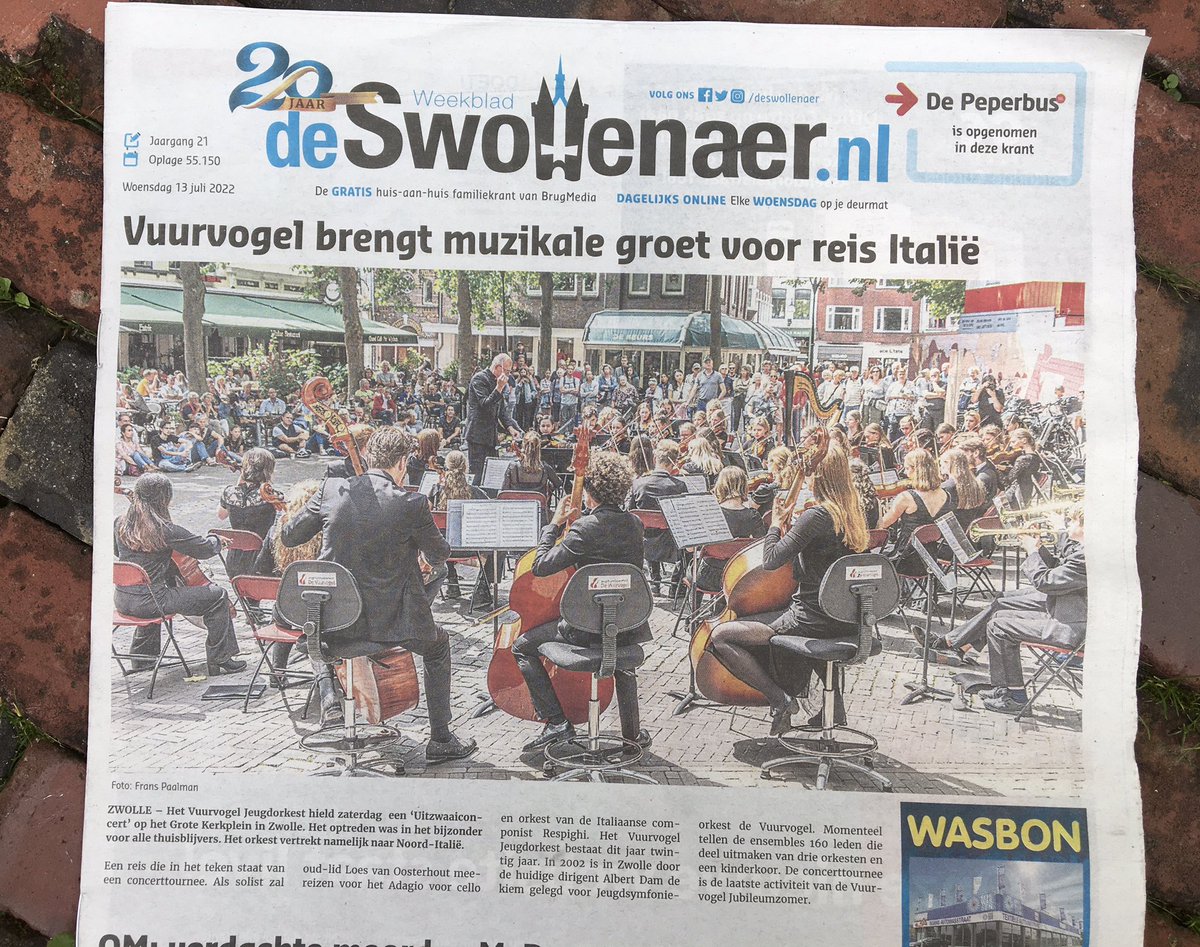 Mocht je het nog niet weten: wij gaan op tournee! Wat een leuke foto op de voorpagina van Weekblad De Swollenaer van ons Uitzwaaiconcert van afgelopen zaterdag. Addio! 🇮🇹