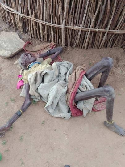 Tolothi_Loothe's tweet photo. These are some of the disturbing photos about hunger in Karamoja. Many have died and many will continue to die from starvation.
I'm appealing to my networks to send something to help these people. About £25 will feed a household for 2-4 weeks.

Retweet and make this viral https://t.co/6rgiKTIyI6